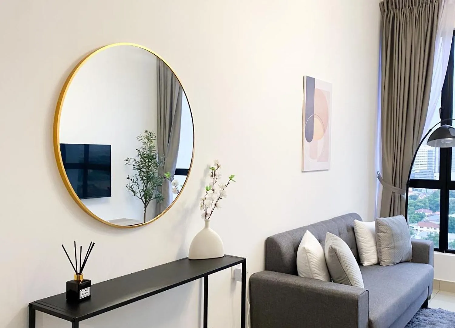 Veranda-2Br,4Pax I 5Mins To Ciq And Ksl I Fast-Wifi Johor Bahru