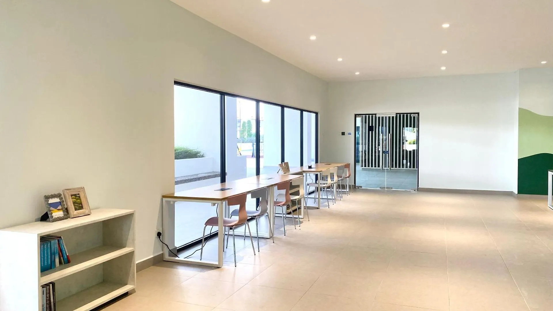 Veranda-2Br,4Pax I 5Mins To Ciq And Ksl I Fast-Wifi Johor Bahru