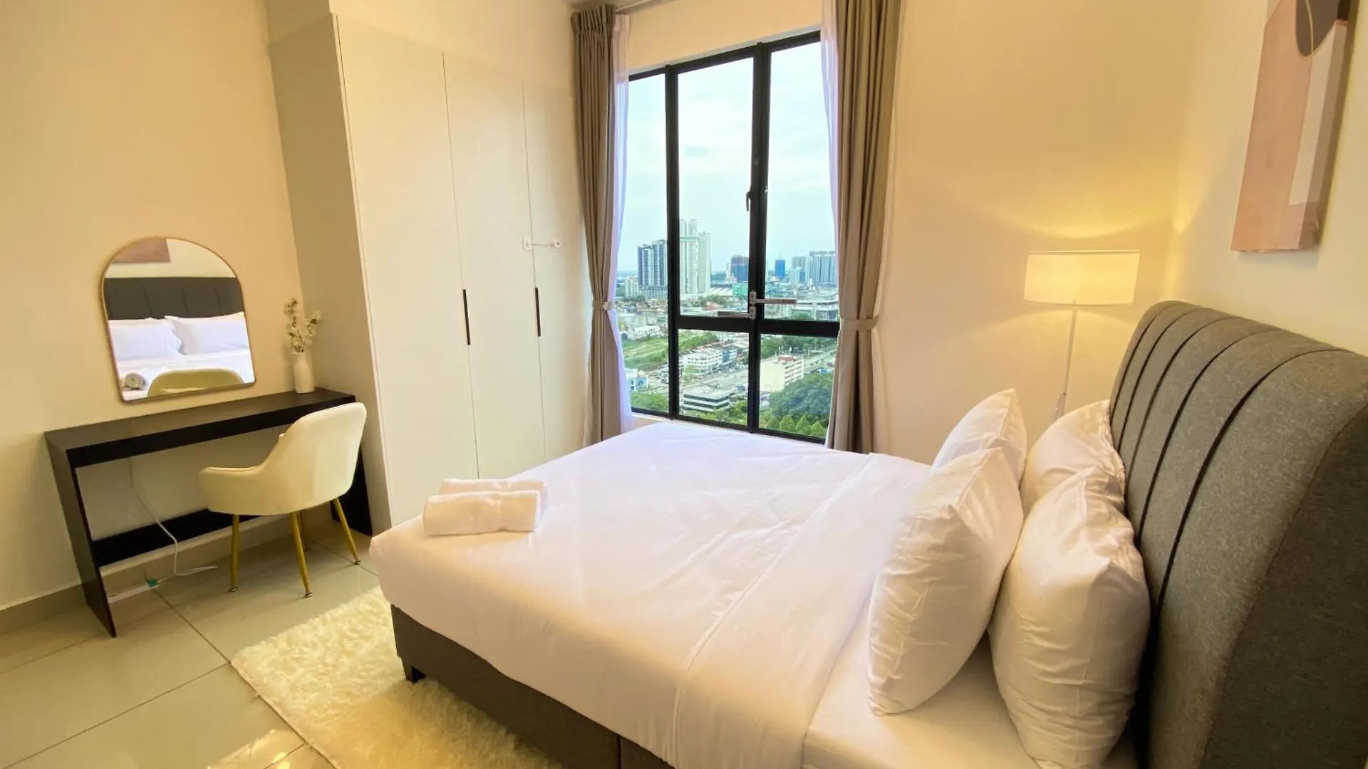 Veranda-2Br,4Pax I 5Mins To Ciq And Ksl I Fast-Wifi Johor Bahru Malaisie