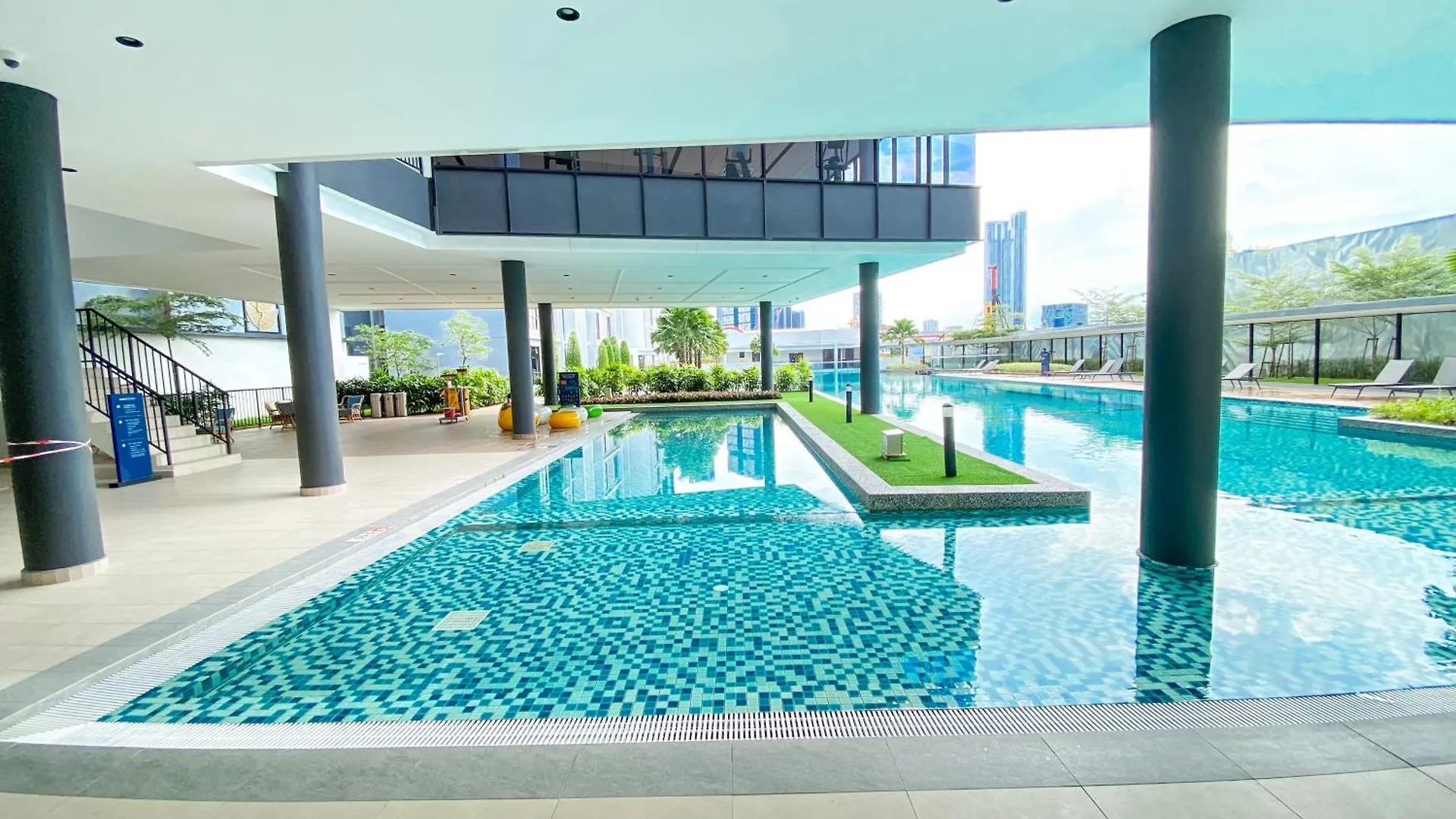 Veranda-2Br,4Pax I 5Mins To Ciq And Ksl I Fast-Wifi Johor Bahru Apartment