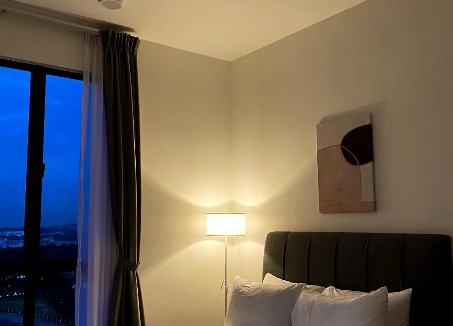 Veranda-2Br,4Pax I 5Mins To Ciq And Ksl I Fast-Wifi Johor Bahru