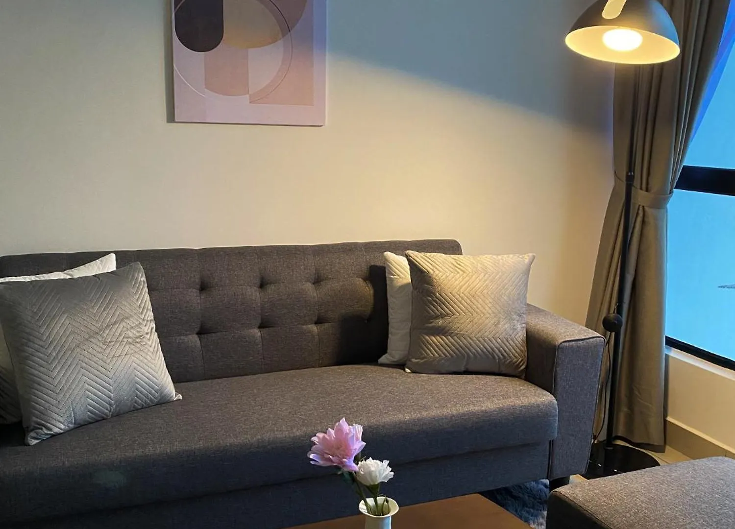 Veranda-2Br,4Pax I 5Mins To Ciq And Ksl I Fast-Wifi Johor Bahru 0*,  Malaysia